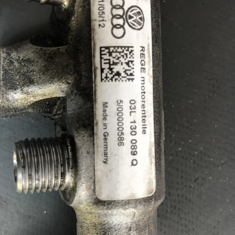 Rampa injectoare cu senzor / Audi   2013 / Motor, racire si evacuare