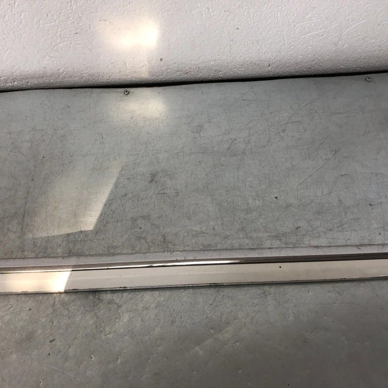 Bandou usa stanga spate / Volkswagen Passat B7 2013 / Caroserie, oglinzi si faruri