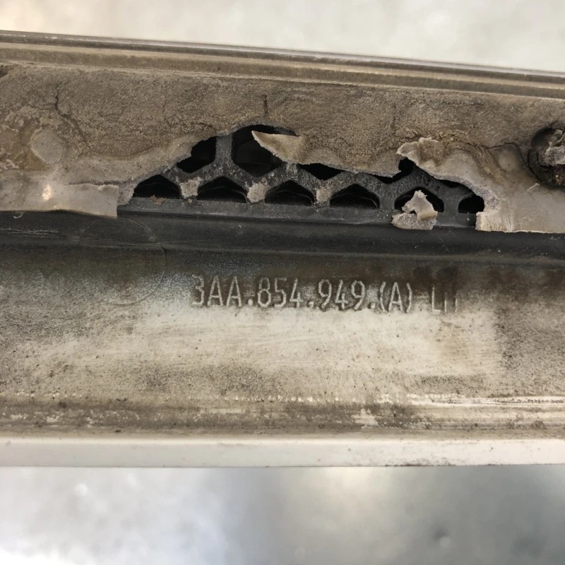 Bandou usa stanga spate / Volkswagen Passat B7 2013 / Caroserie, oglinzi si faruri