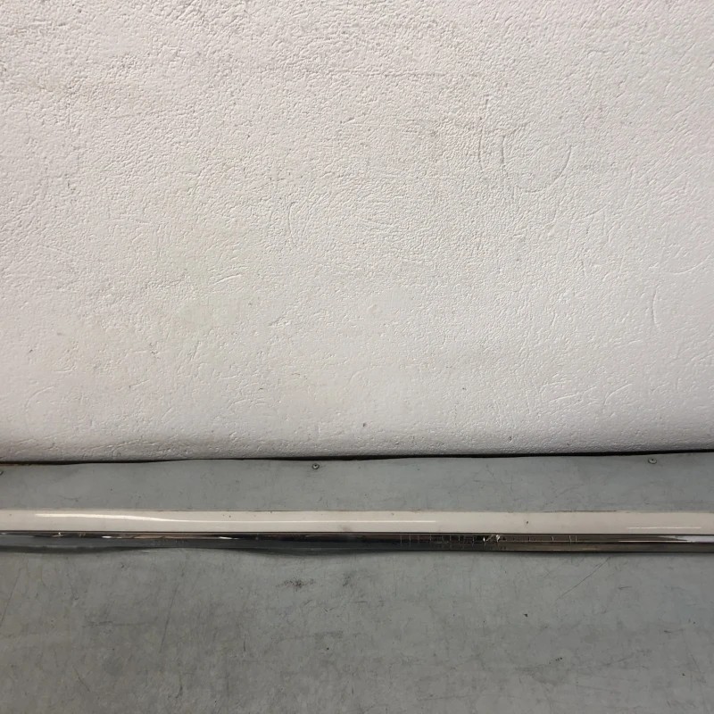 Bandou usa / Volkswagen Passat B7 2013 / Caroserie, oglinzi si faruri