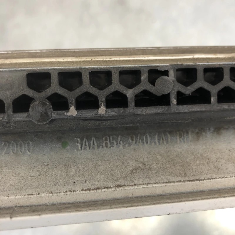 Bandou usa / Volkswagen Passat B7 2013 / Caroserie, oglinzi si faruri