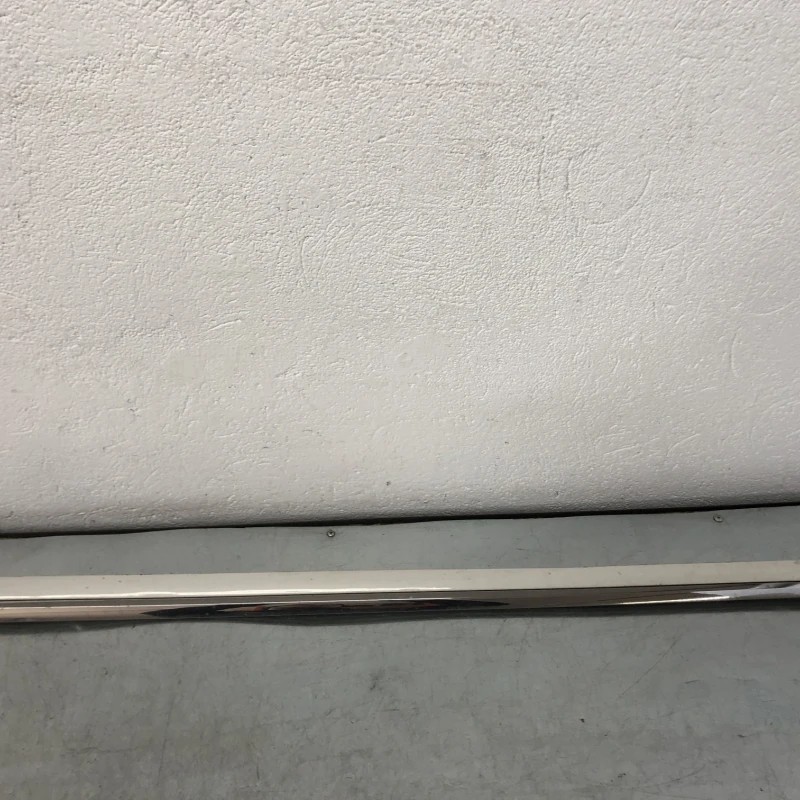 Bandou usa stanga fata / Volkswagen Passat B7 2013 / Caroserie, oglinzi si faruri