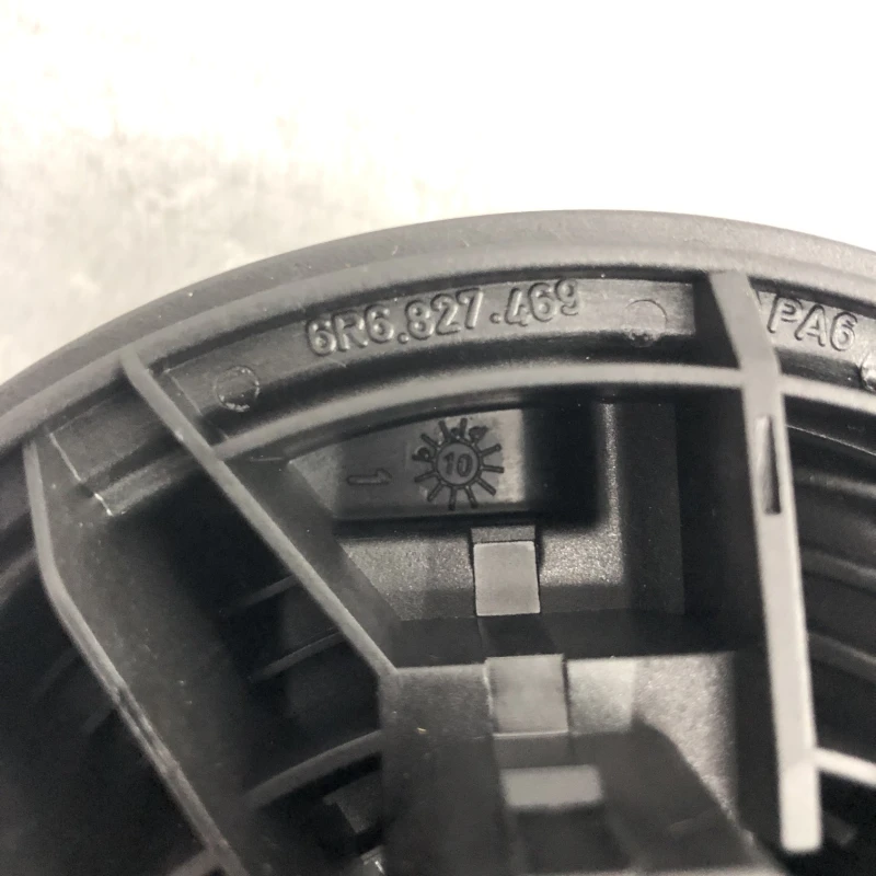 Maner buton deschidere haion / Volkswagen Polo 6R 2010 / Caroserie, oglinzi si faruri