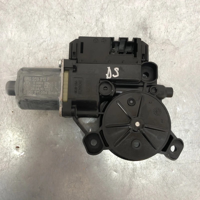 Motoras geam dreapta spate / Volkswagen Polo 6R 2010 / Audio si electronice