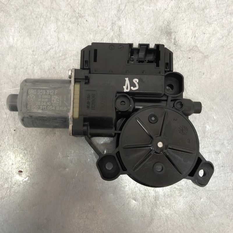 Motoras geam dreapta spate Volkswagen 