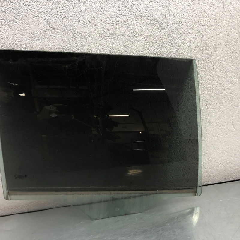 Geam dreapta spate / Skoda Superb II 3T 2012 / Caroserie, oglinzi si faruri