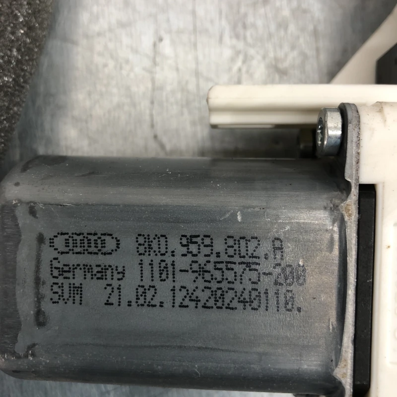 Motoras geam dreapta fata / Skoda Superb II 3T 2012 / Caroserie, oglinzi si faruri