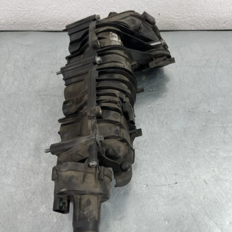 Galerie de admisie / BMW Seria 3 E90 2008 / Motor, racire si evacuare