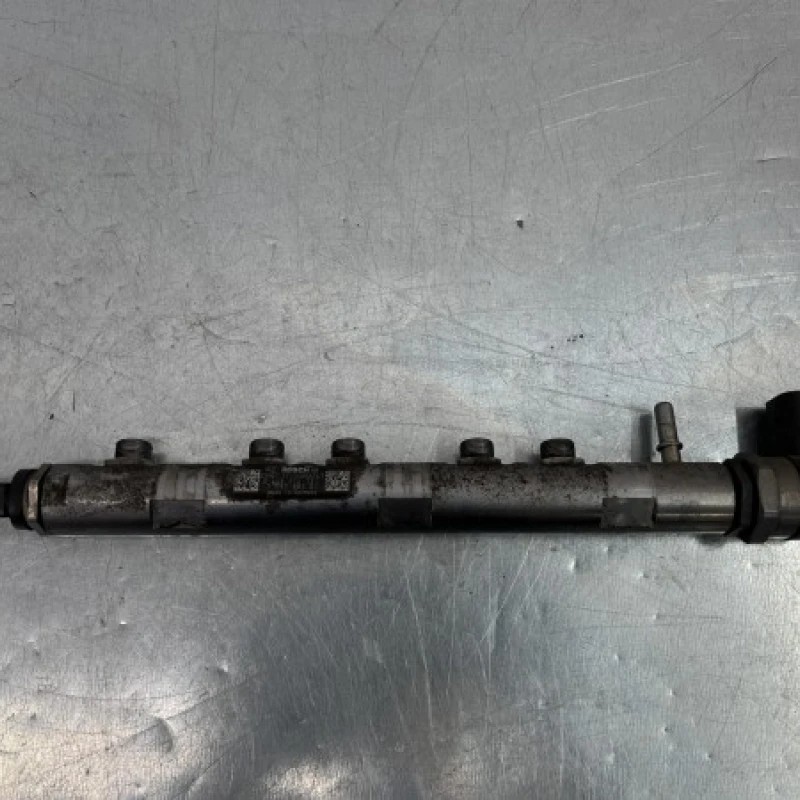 Rampa injectoare cu senzor BMW Seria 3 E91 2008