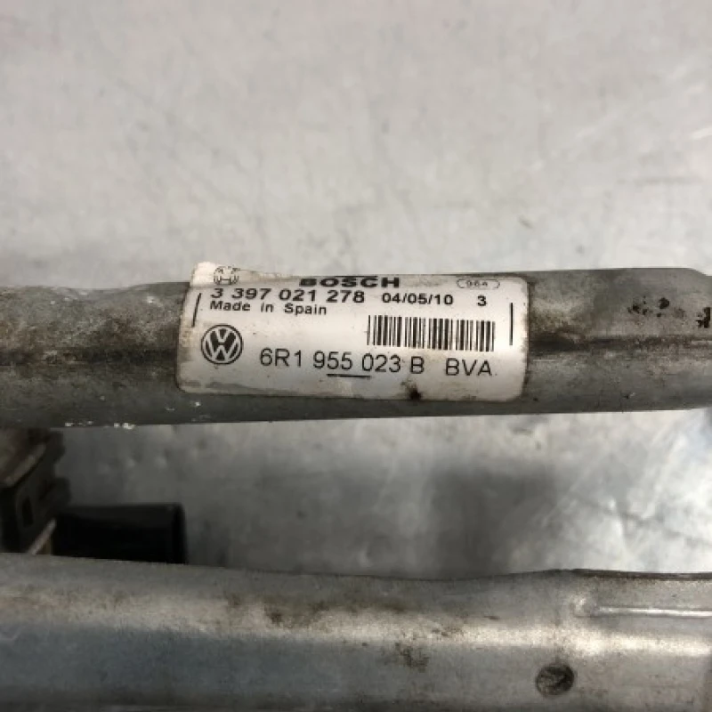 Ansamblu stergatoare cu motoras / Volkswagen Polo 6R 2010 / Caroserie, oglinzi si faruri