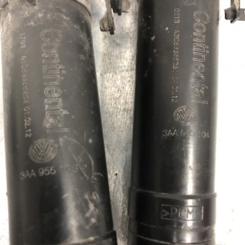 Spalator far stanga dreapta / Volkswagen Passat B7 2013 / Caroserie, oglinzi si faruri