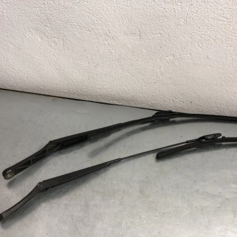 Brate stergatoare fata Volkswagen 