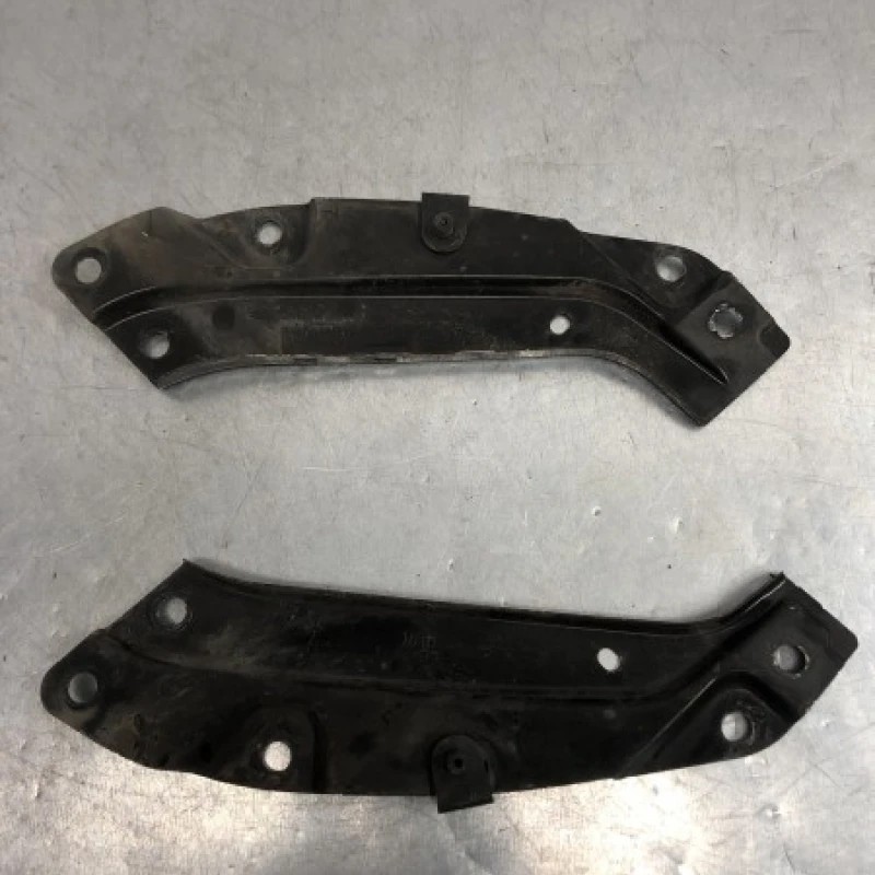 Suport aripa / Volkswagen Polo 6R 2010 / Caroserie, oglinzi si faruri