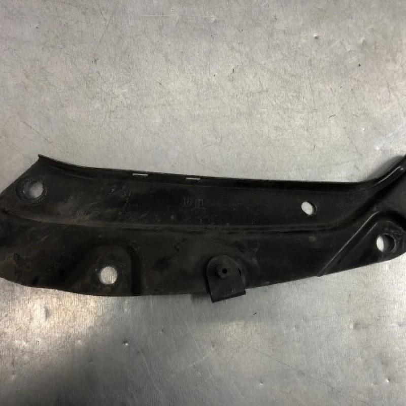 Suport aripa / Volkswagen Polo 6R 2010 / Caroserie, oglinzi si faruri