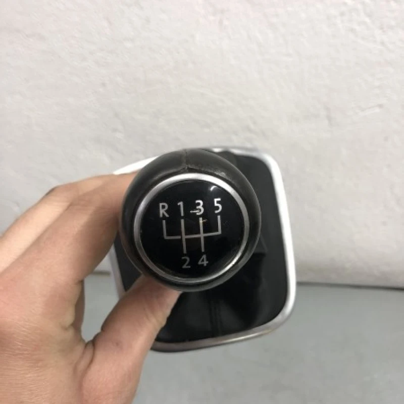 Nuca schimbator / Volkswagen Polo 6R 2010 / Interior