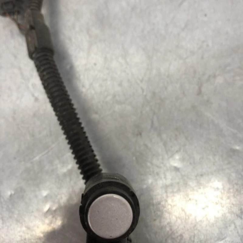 Instalatie senzori de parcare spate / Volkswagen Golf Plus MK6 2012 / Caroserie, oglinzi si faruri