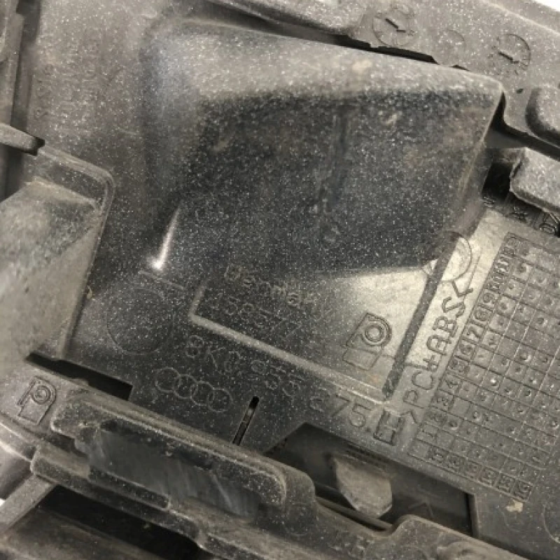 Capac spalator far / Audi A4 B8 facelift 2014 / Caroserie, oglinzi si faruri