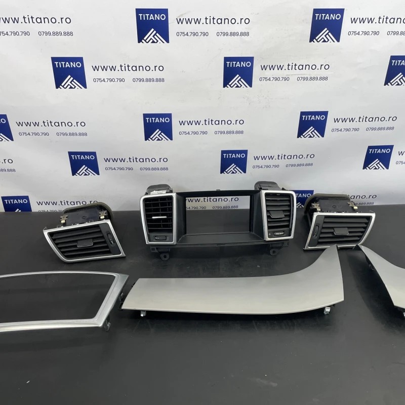 Set trim bord / Mercedes-Benz M Class W166 2012 / Interior