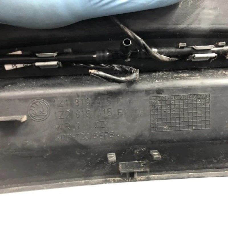 Grila stergatoare / Skoda Octavia 3 5E 2014 / Caroserie, oglinzi si faruri