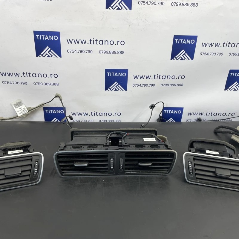 Grila aer bord / Volkswagen Passat B7 2013 / Interior