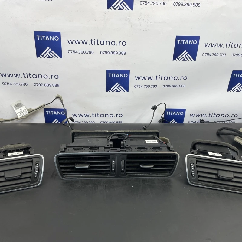 Grila aer bord / Volkswagen Passat B7 2013 / Interior
