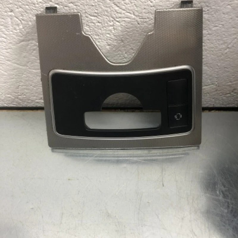 Trim bord / Mercedes-Benz E Class W212 2010 / Interior