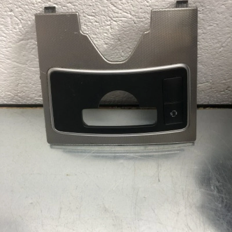 Trim bord / Mercedes-Benz E Class W212 2010 / Interior