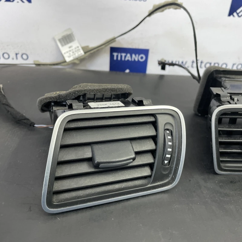 Grila aer bord / Volkswagen Passat B7 2013 / Interior