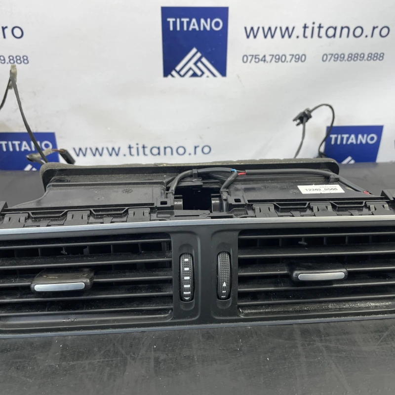 Grila aer bord / Volkswagen Passat B7 2013 / Interior