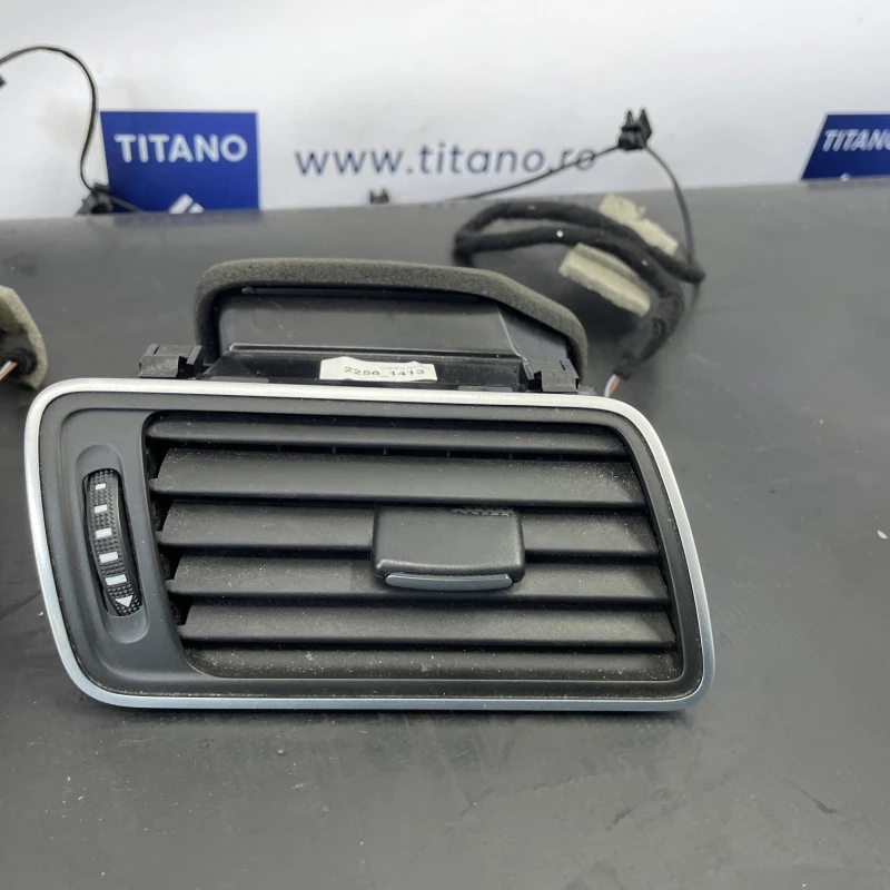 Grila aer bord / Volkswagen Passat B7 2013 / Interior
