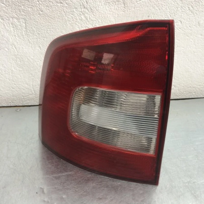 Stop stanga caroserie Skoda 