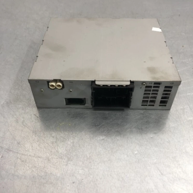 Amplificator audio Audi 