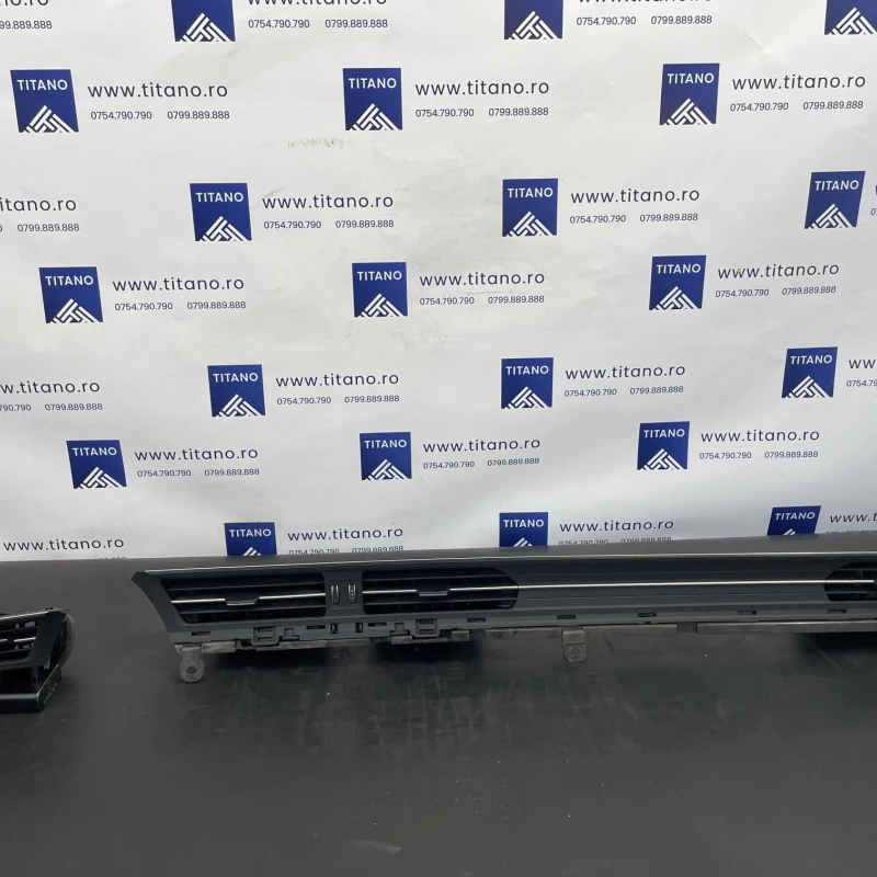 Grila aer bord / Audi A6 C8 2023 / Interior
