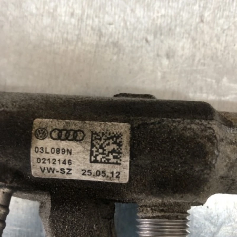 Rampa injectoare cu senzor / Volkswagen Passat B7 2013 / Motor, racire si evacuare