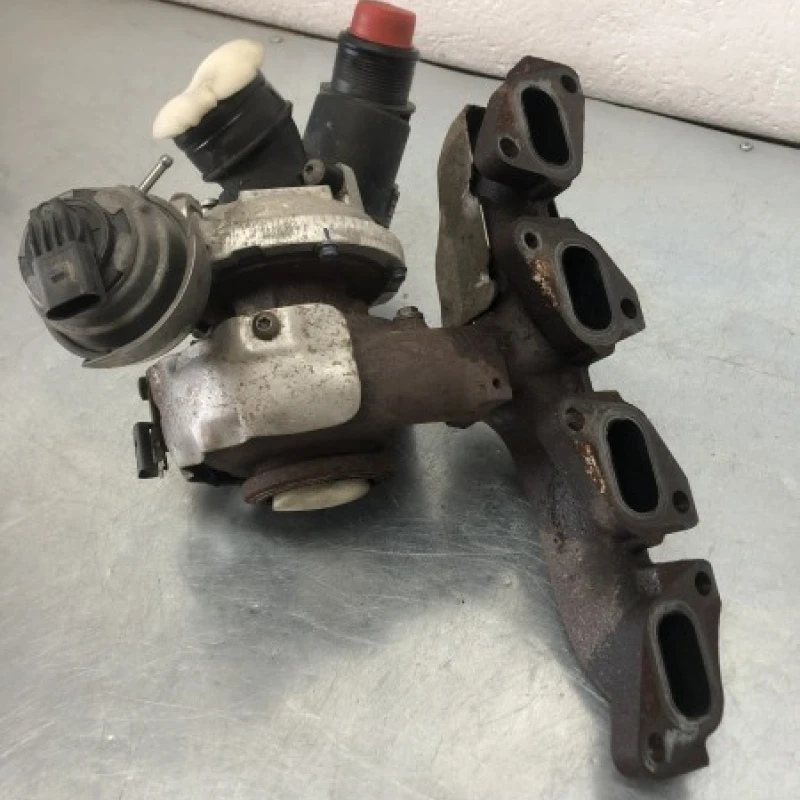 Turbosuflanta turbo turbina / Volkswagen Passat B7 2013 / Motor, racire si evacuare