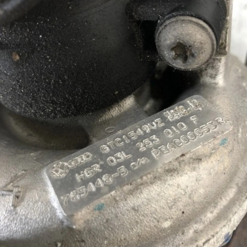 Turbosuflanta turbo turbina / Volkswagen Passat B7 2013 / Motor, racire si evacuare