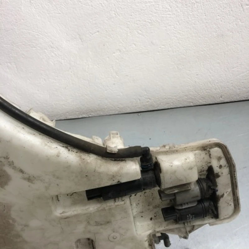 Vas lichid parbriz strop gel / BMW Seria 3 E91 LCI 2011 / Caroserie, oglinzi si faruri