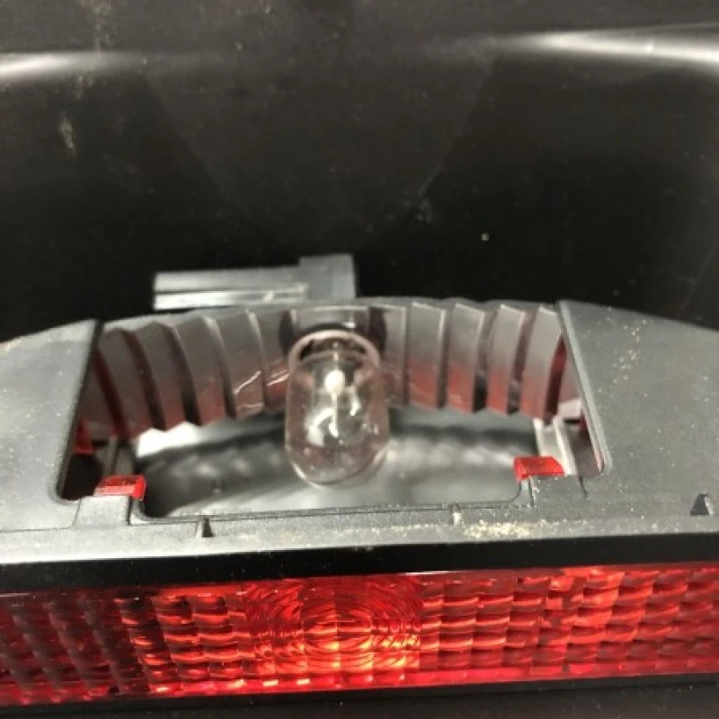 Stop frana suplimentar / Dacia Sandero Sandero B90 2016 / Caroserie, oglinzi si faruri
