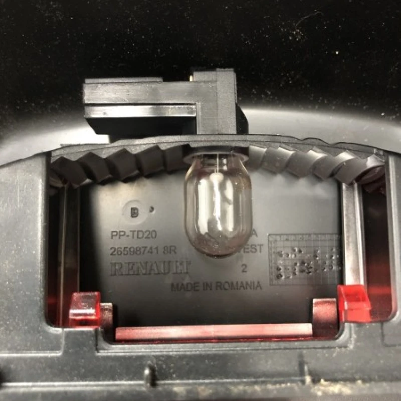 Stop frana suplimentar / Dacia Sandero Sandero B90 2016 / Caroserie, oglinzi si faruri