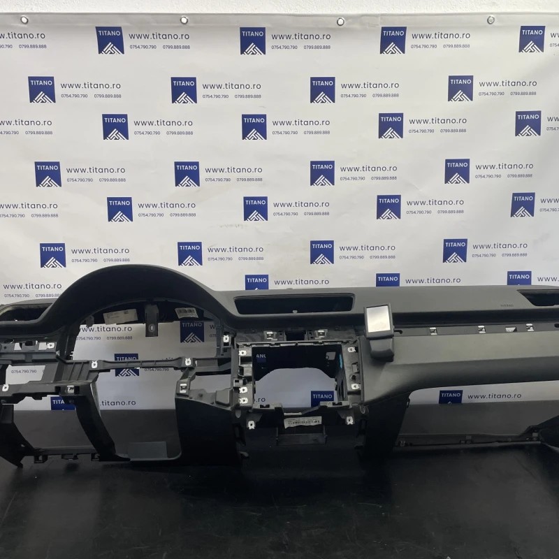 Plansa bord / Volkswagen Passat B7 2013 / Interior