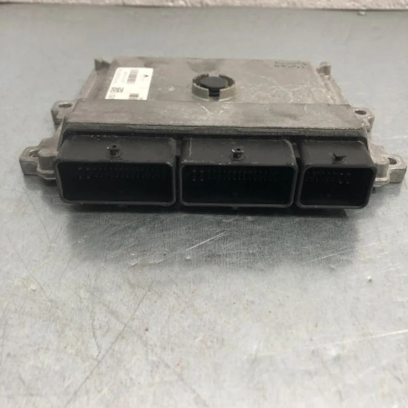 Calculator motor ecu / Dacia Sandero Sandero B90 2016 / Audio si electronice