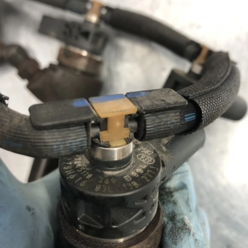 Injector / Volkswagen Passat B7 2012 / Motor, racire si evacuare