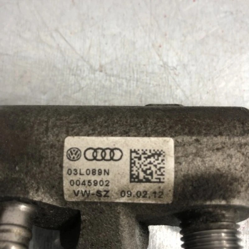 Rampa injectoare cu senzor / Volkswagen Passat B7 2012 / Motor, racire si evacuare