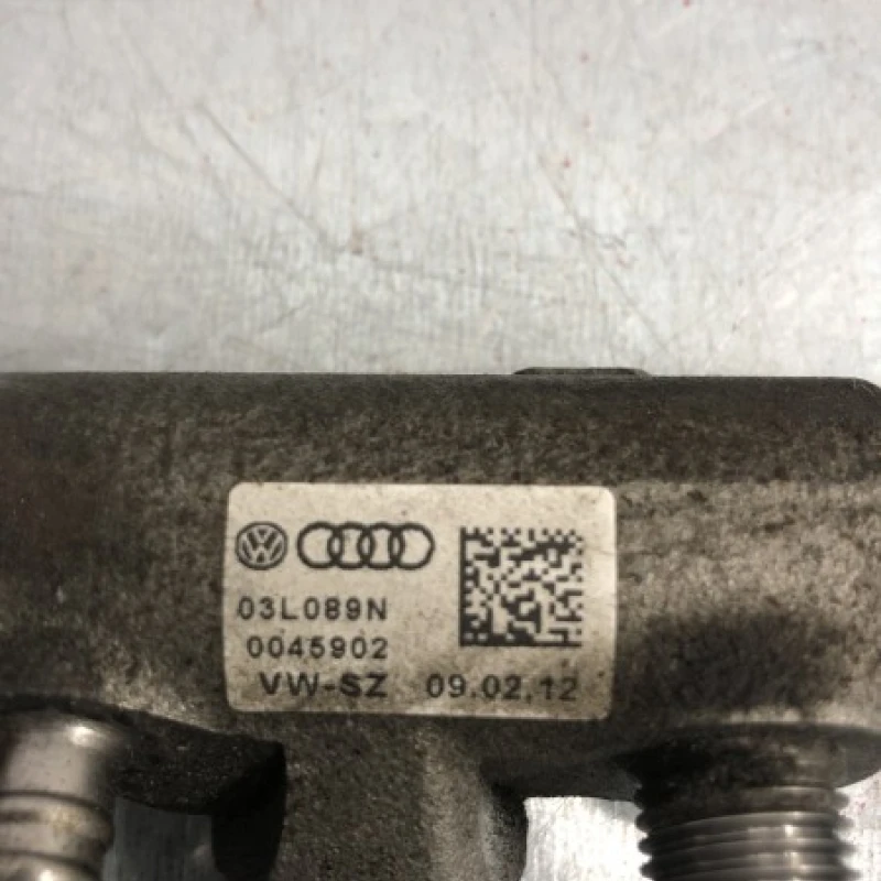 Rampa injectoare cu senzor / Volkswagen Passat B7 2012 / Motor, racire si evacuare