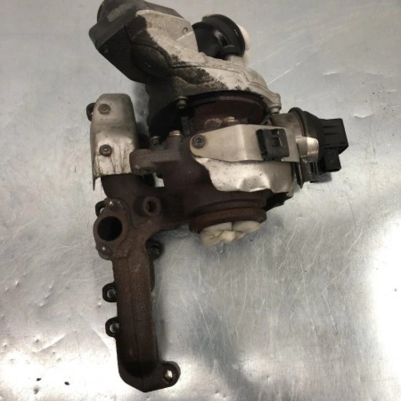 Turbosuflanta turbo turbina / Volkswagen Passat B7 2012 / Motor, racire si evacuare