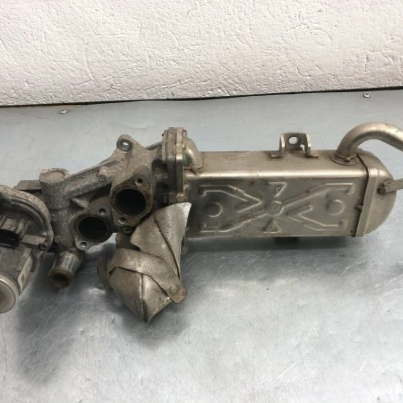 Racitor gaze egr / Volkswagen Passat B7 2012 / Motor, racire si evacuare