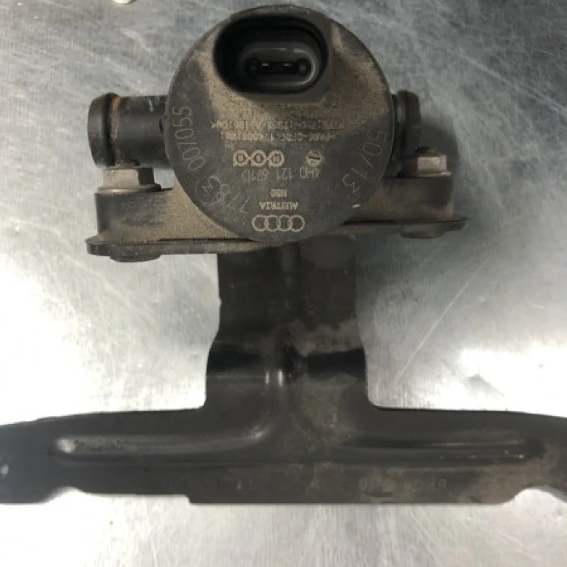 Pompa auxiliara recirculare apa / Audi A4 B8 facelift 2014 / Motor, racire si evacuare