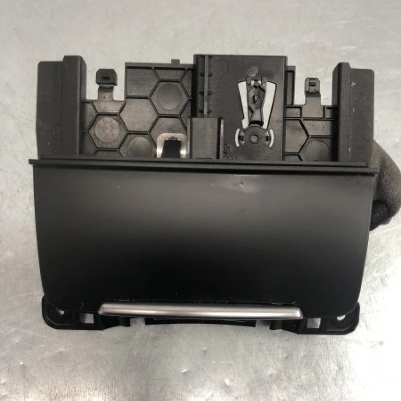 Scrumiera / Audi A4 B8 facelift 2014 / Interior