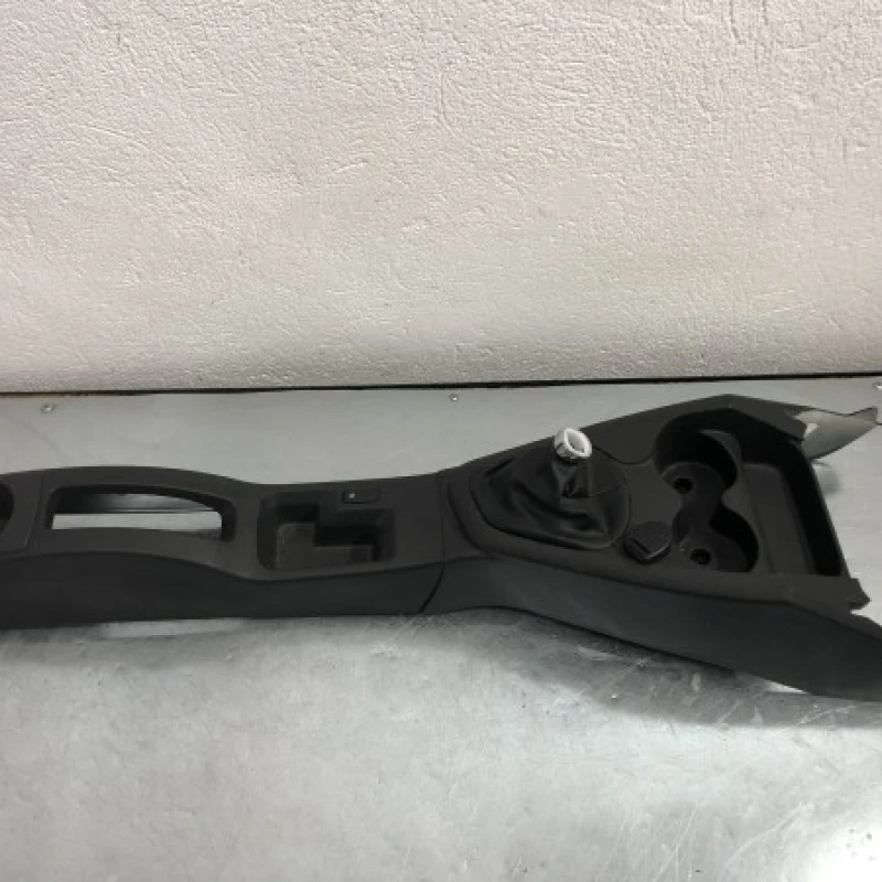 Consola centrala / Dacia Sandero Sandero B90 2016 / Interior