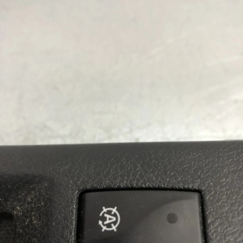 Consola centrala / Dacia Sandero Sandero B90 2016 / Interior